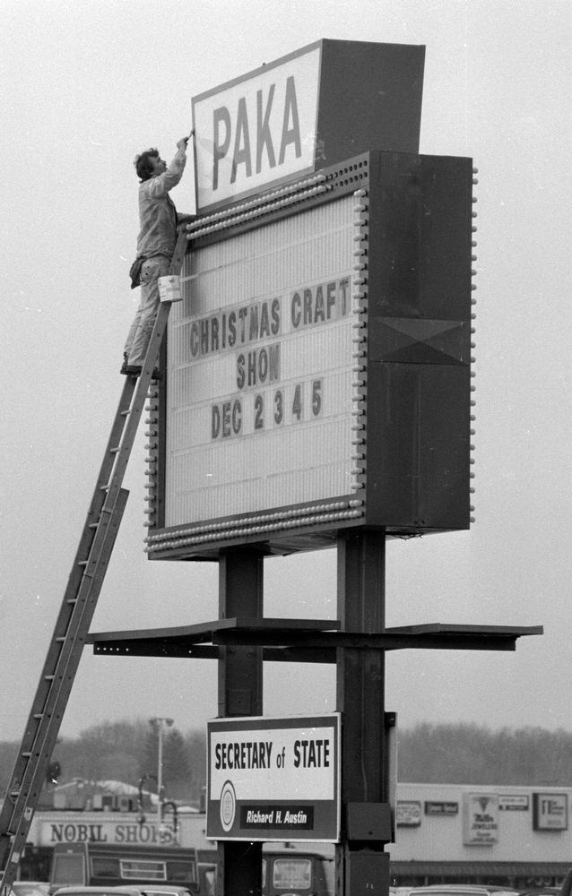 Jackson Crossing (Paka Plaza) - Historical Photos Of Paka Plaza From Mlive (newer photo)